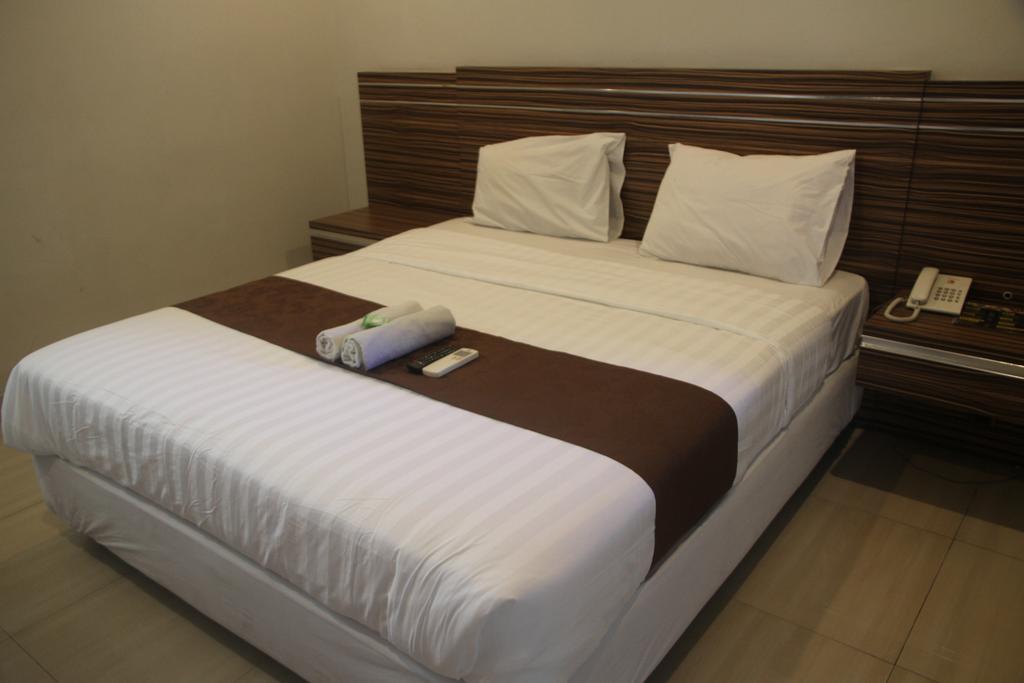 Palapa Hotel ماتارام المظهر الخارجي الصورة