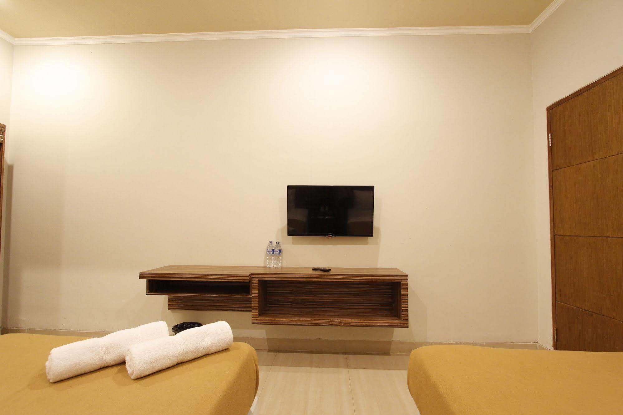 Palapa Hotel ماتارام المظهر الخارجي الصورة