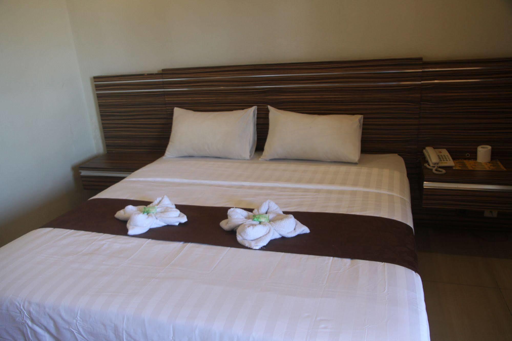 Palapa Hotel ماتارام المظهر الخارجي الصورة