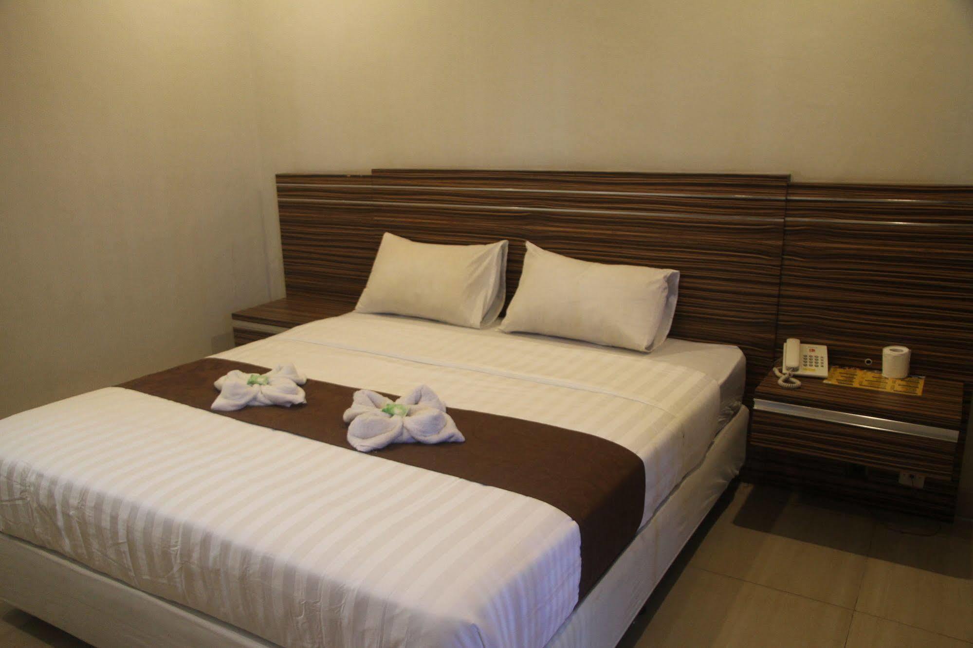 Palapa Hotel ماتارام المظهر الخارجي الصورة