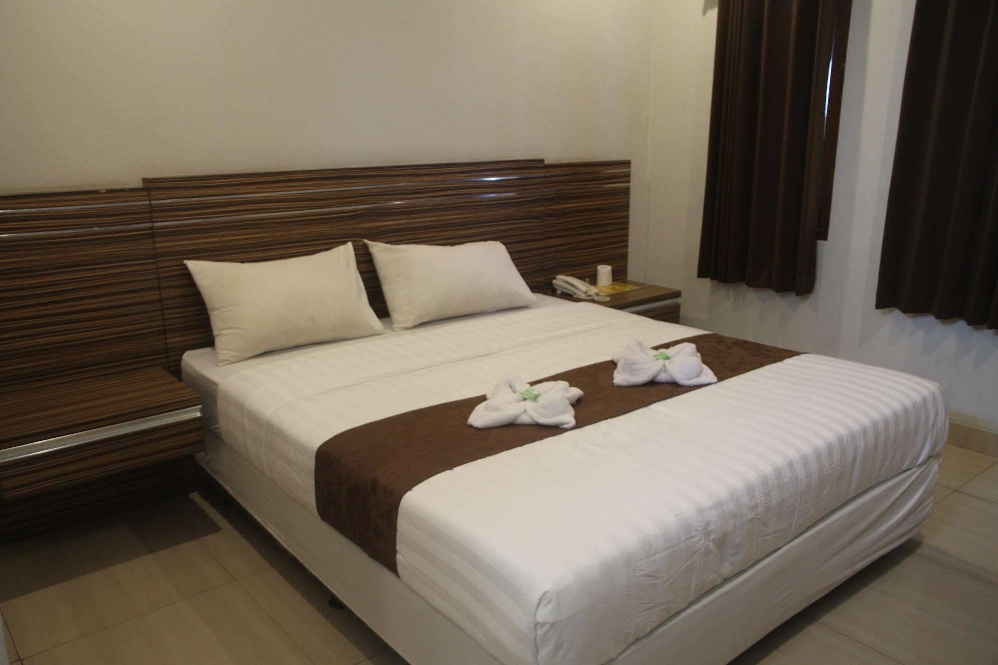 Palapa Hotel ماتارام المظهر الخارجي الصورة