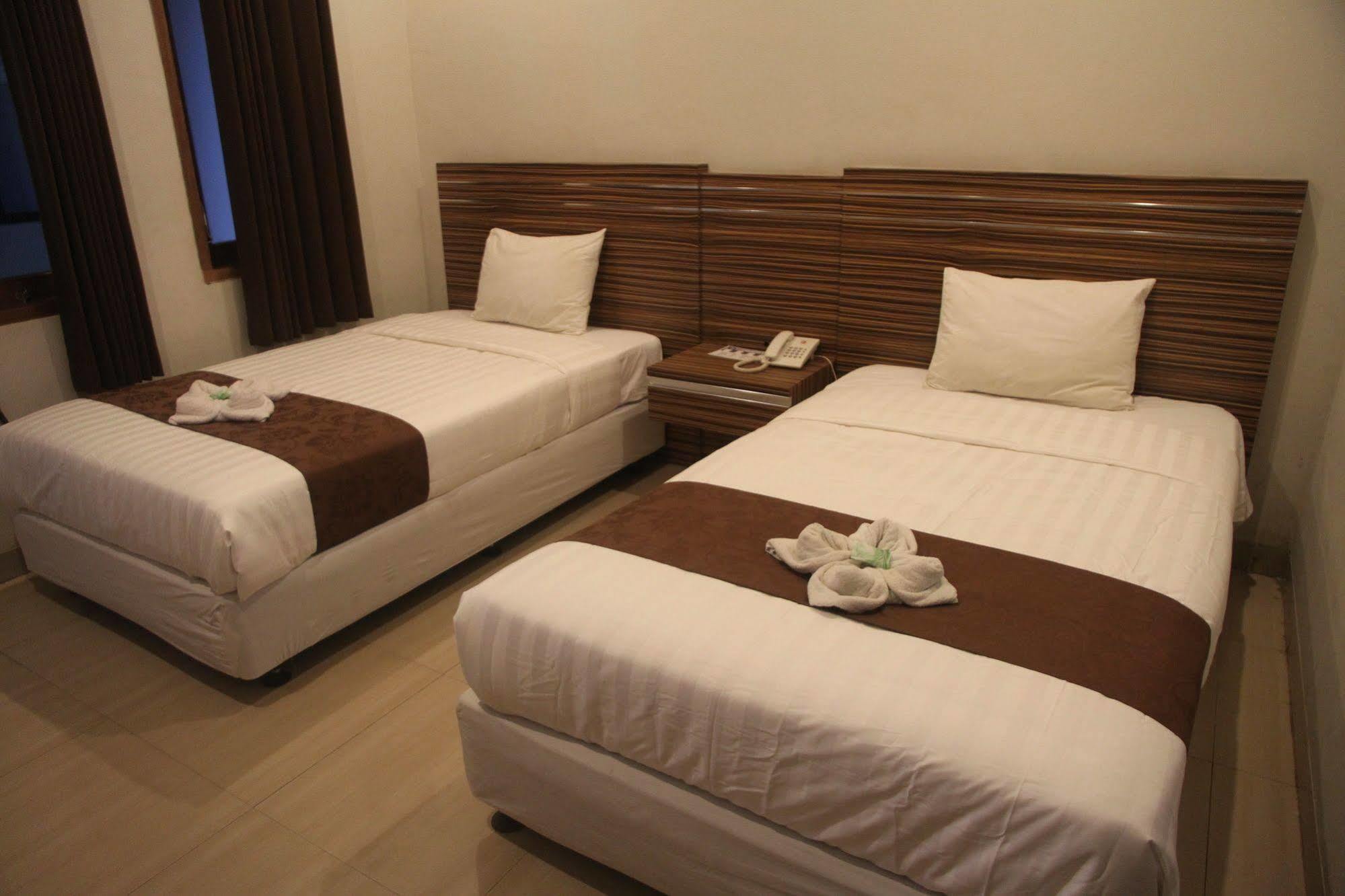 Palapa Hotel ماتارام المظهر الخارجي الصورة