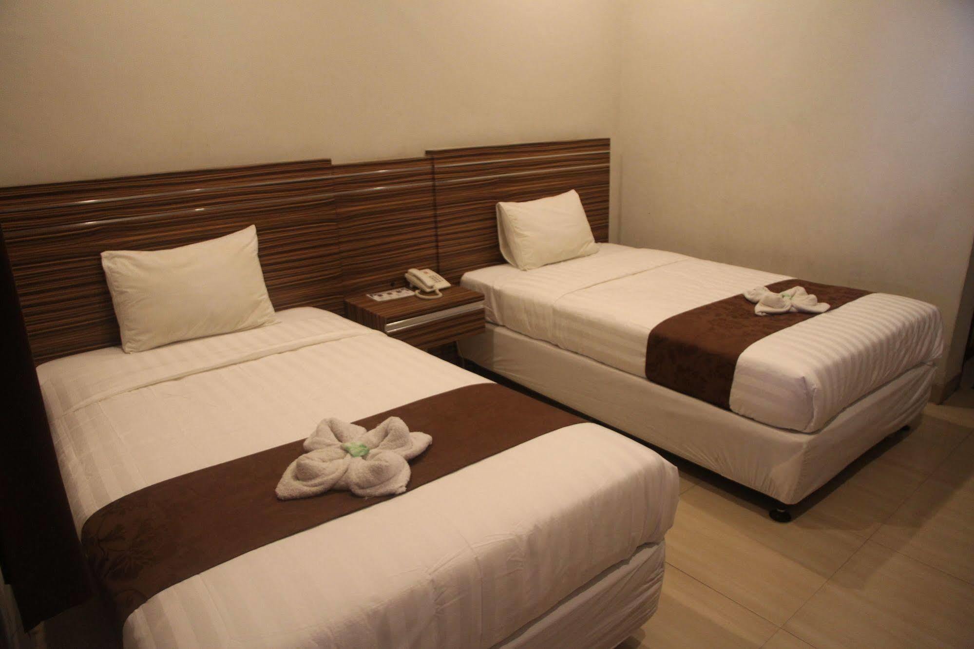 Palapa Hotel ماتارام المظهر الخارجي الصورة