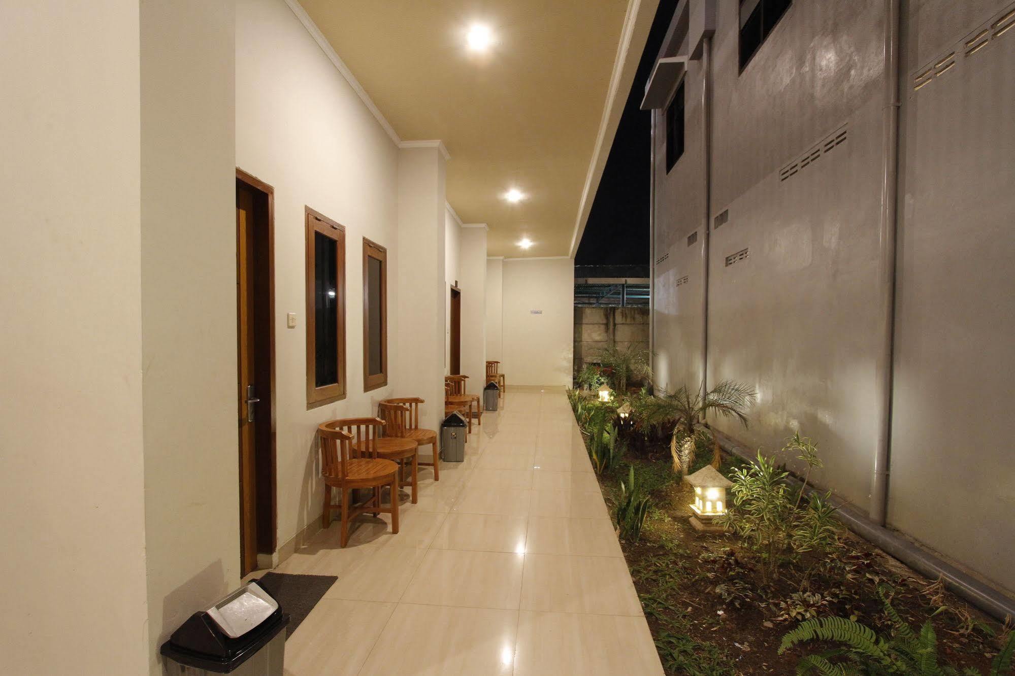 Palapa Hotel ماتارام المظهر الخارجي الصورة