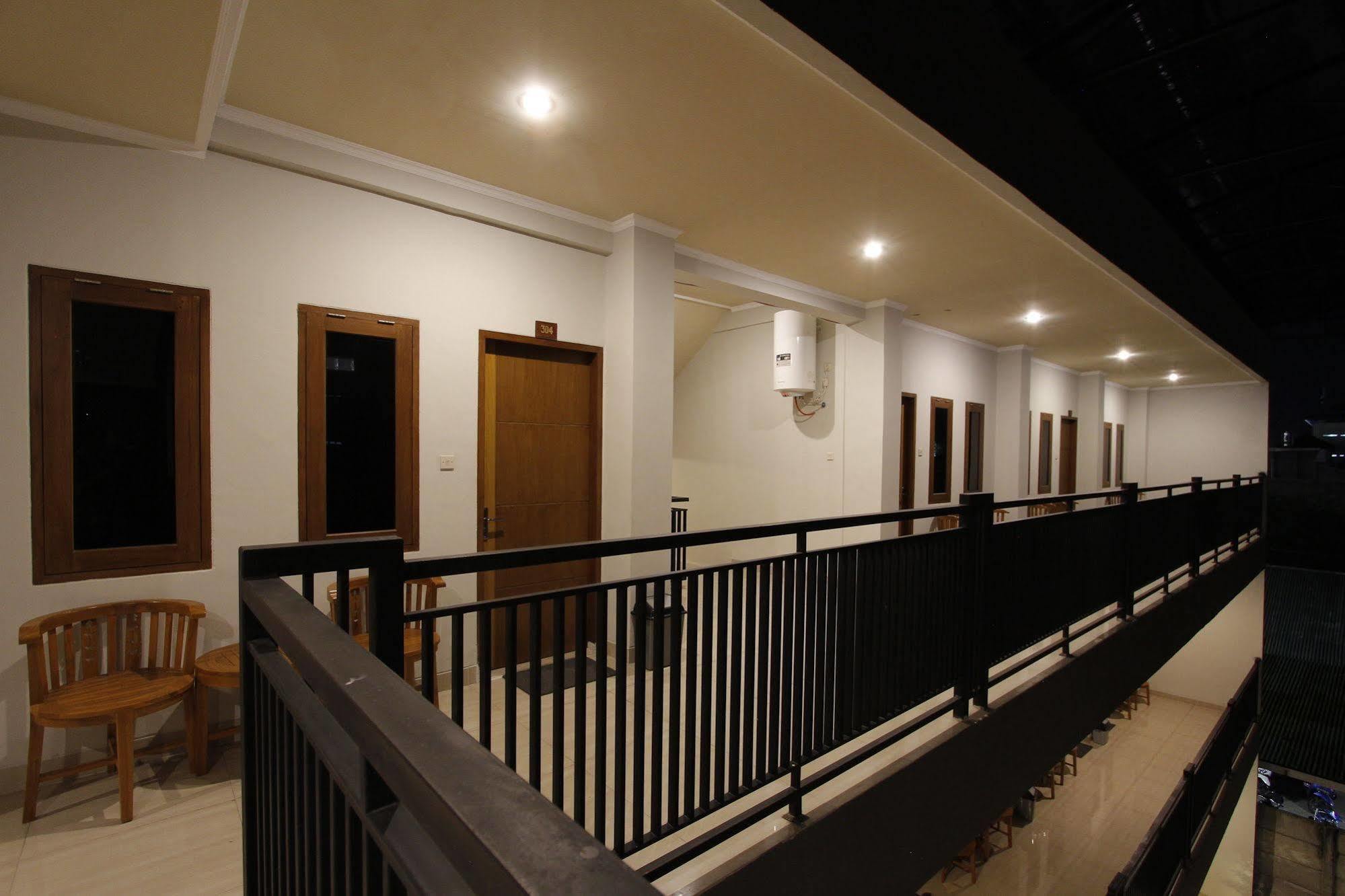 Palapa Hotel ماتارام المظهر الخارجي الصورة